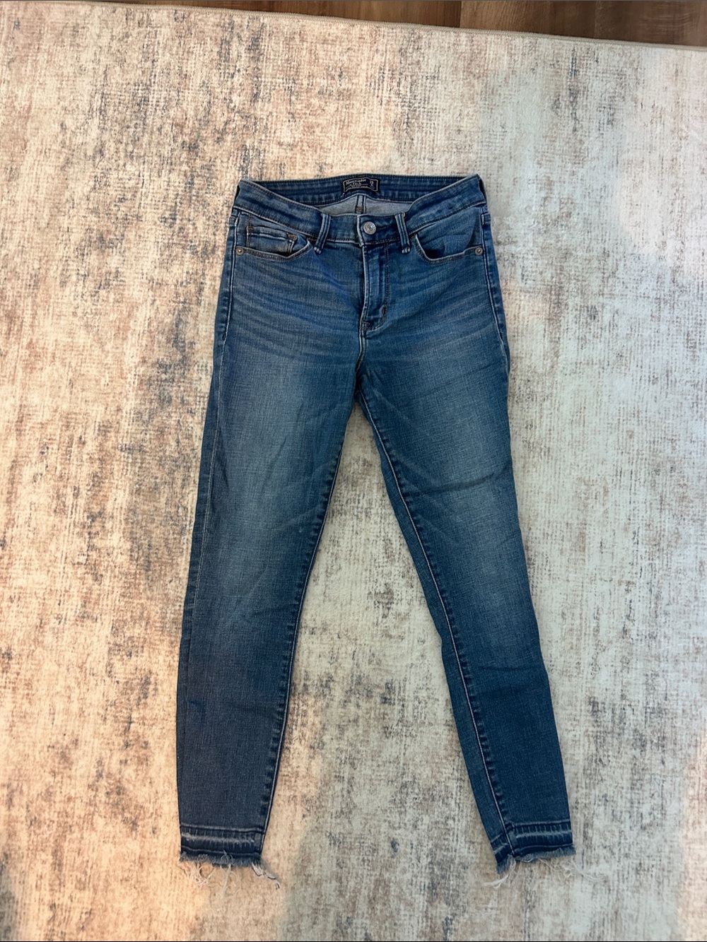 Abercrombie & Fitch Womens Mid/Dark Blue Skinny Jeans